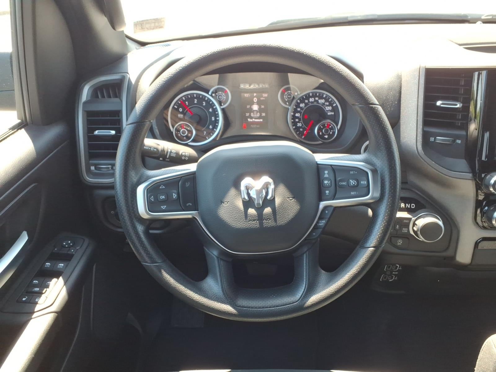 2025 RAM 1500 Tradesman Crew Cab 4x4 5'7" Box