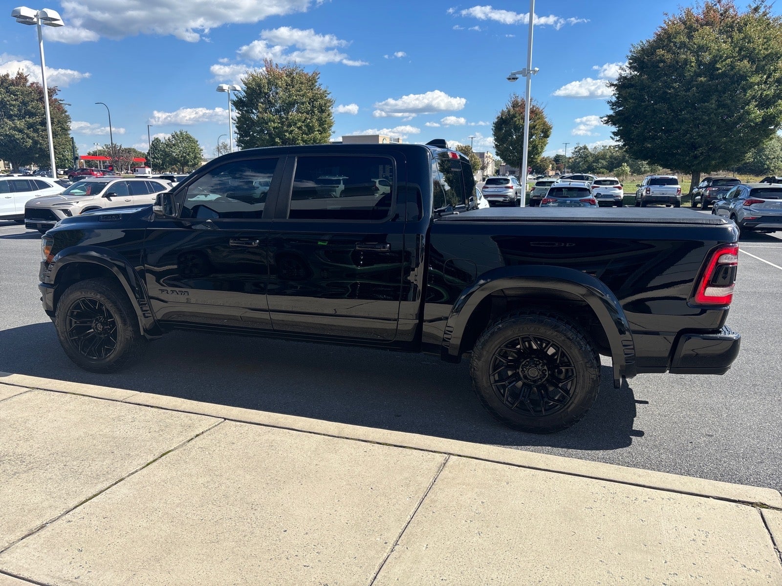 2020 RAM 1500 Big Horn Crew Cab 4x4 5'7" Box