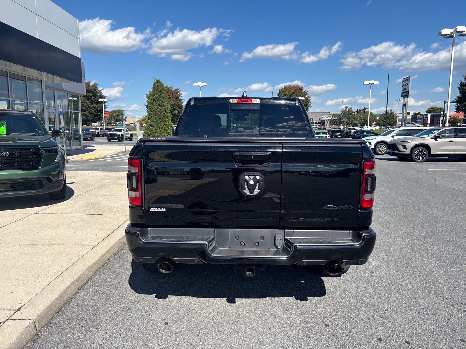 2020 RAM 1500 Big Horn Crew Cab 4x4 5'7" Box
