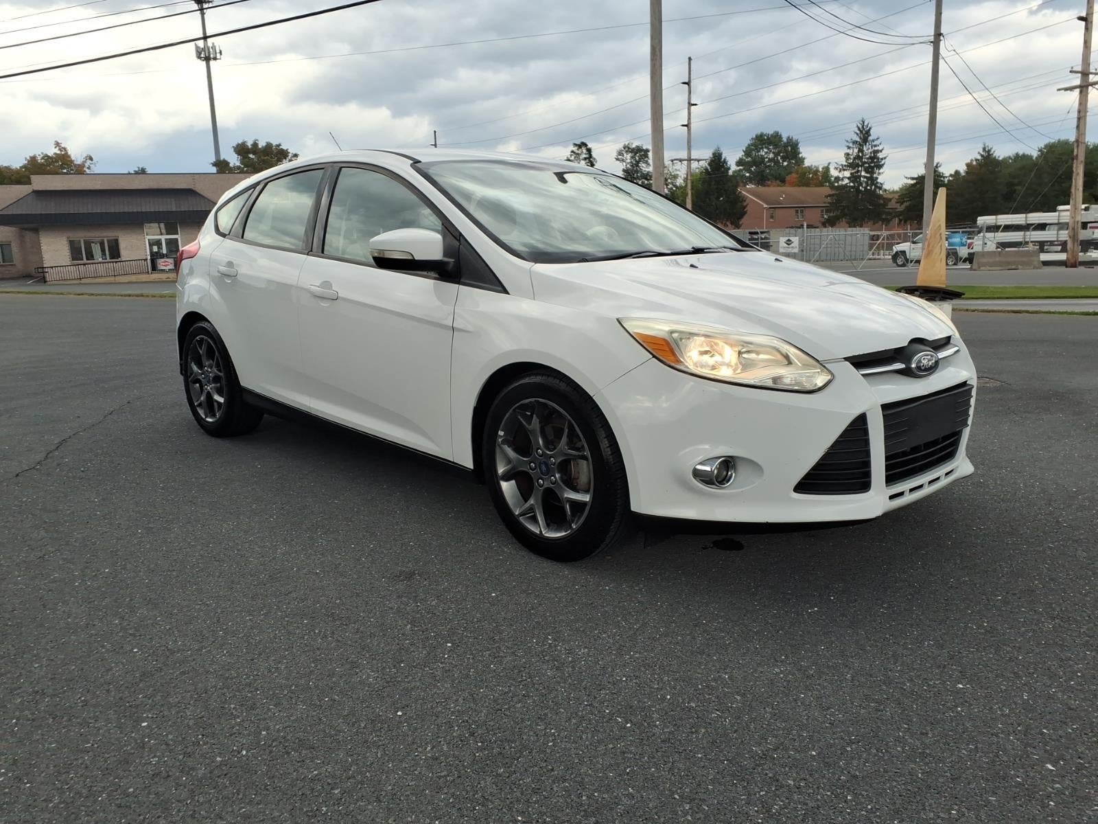 Used 2014 Ford Focus SE with VIN 1FADP3K24EL455166 for sale in Chambersburg, PA