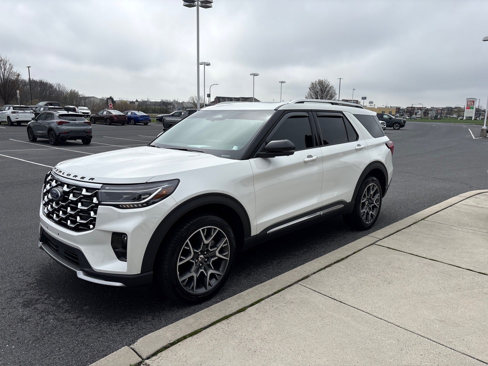 2025 Ford Explorer Platinum