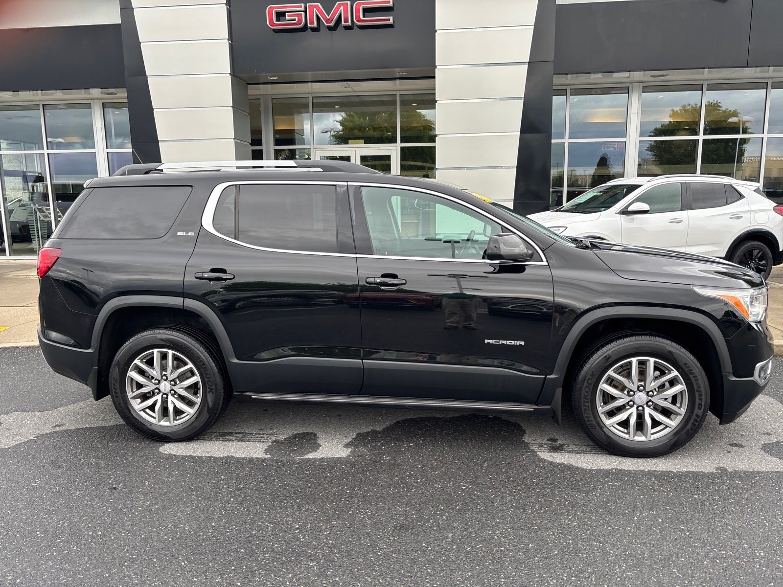 2017 GMC Acadia SLE