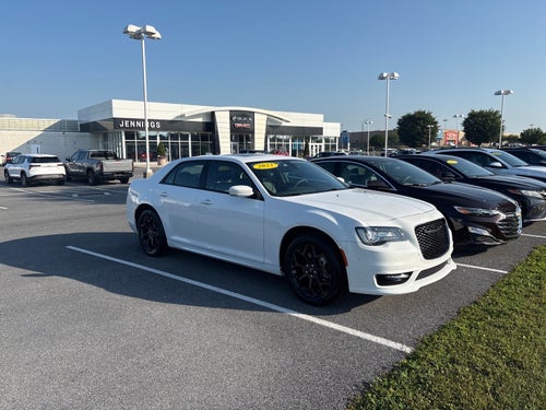 2023 Chrysler 300 Touring L AWD