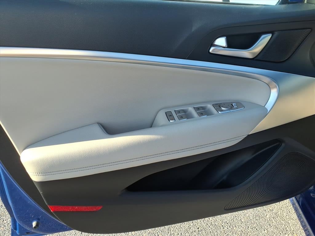 2022 Genesis G70 2.0T